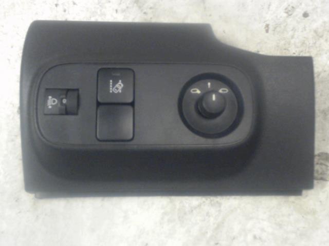 Commande retroviseurs CITROEN C3 3 PHASE 1 Essence - 1