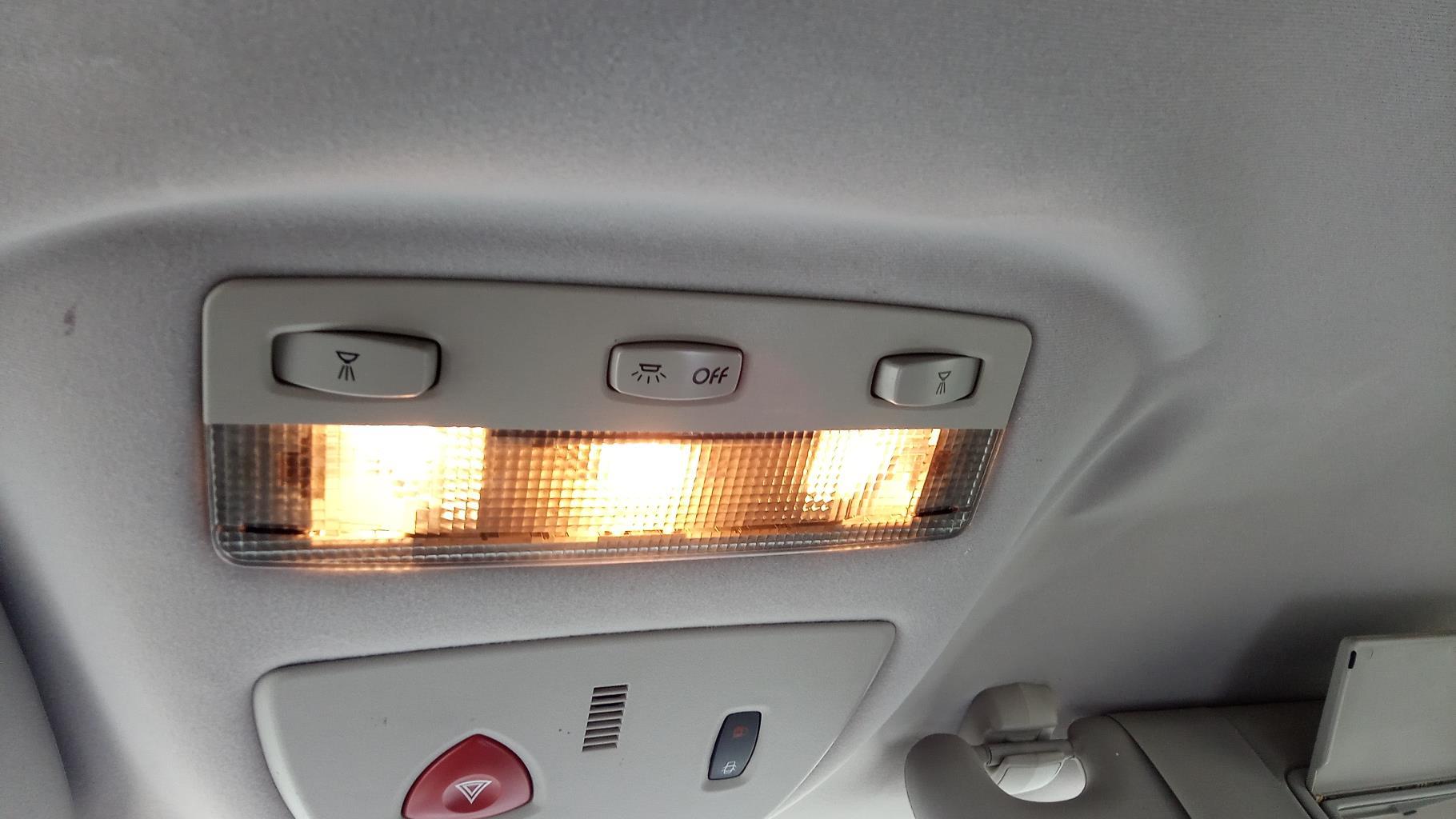Eclairage de plafonnier RENAULT ESPACE 4 PHASE 1 Essence - 1
