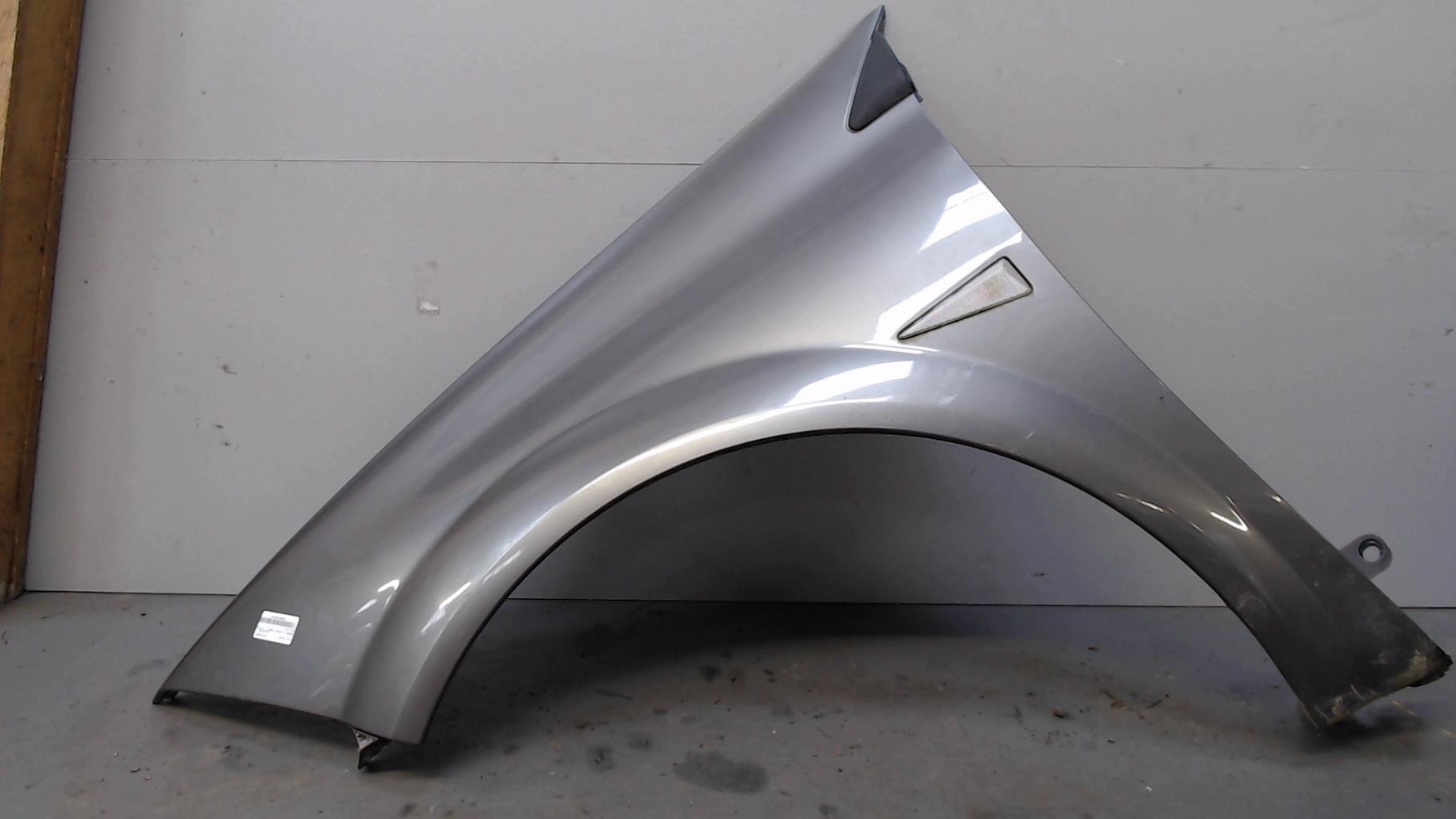 Aile avant gauche RENAULT MEGANE 2 PHASE 1 BREAK Diesel - 1