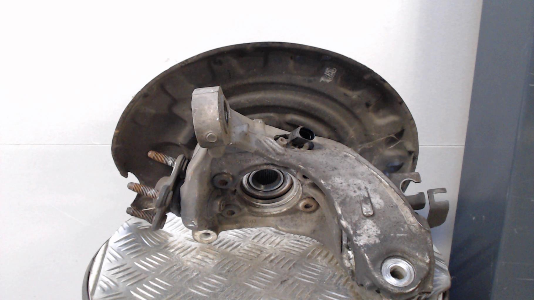 Moyeu avant gauche AUDI A3 2 S3 PHASE 2 Essence - 1