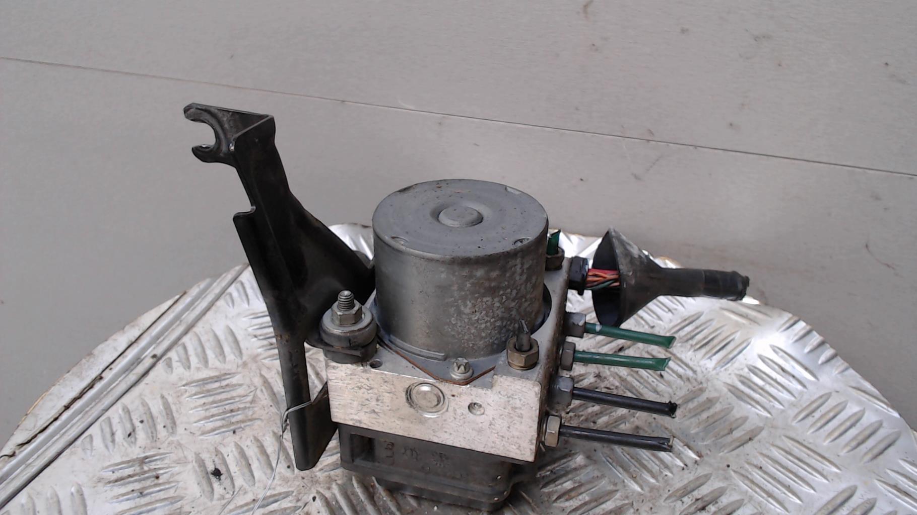 Bloc ABS (freins anti-blocage) RENAULT CLIO 3 PHASE 1 Essence - 1