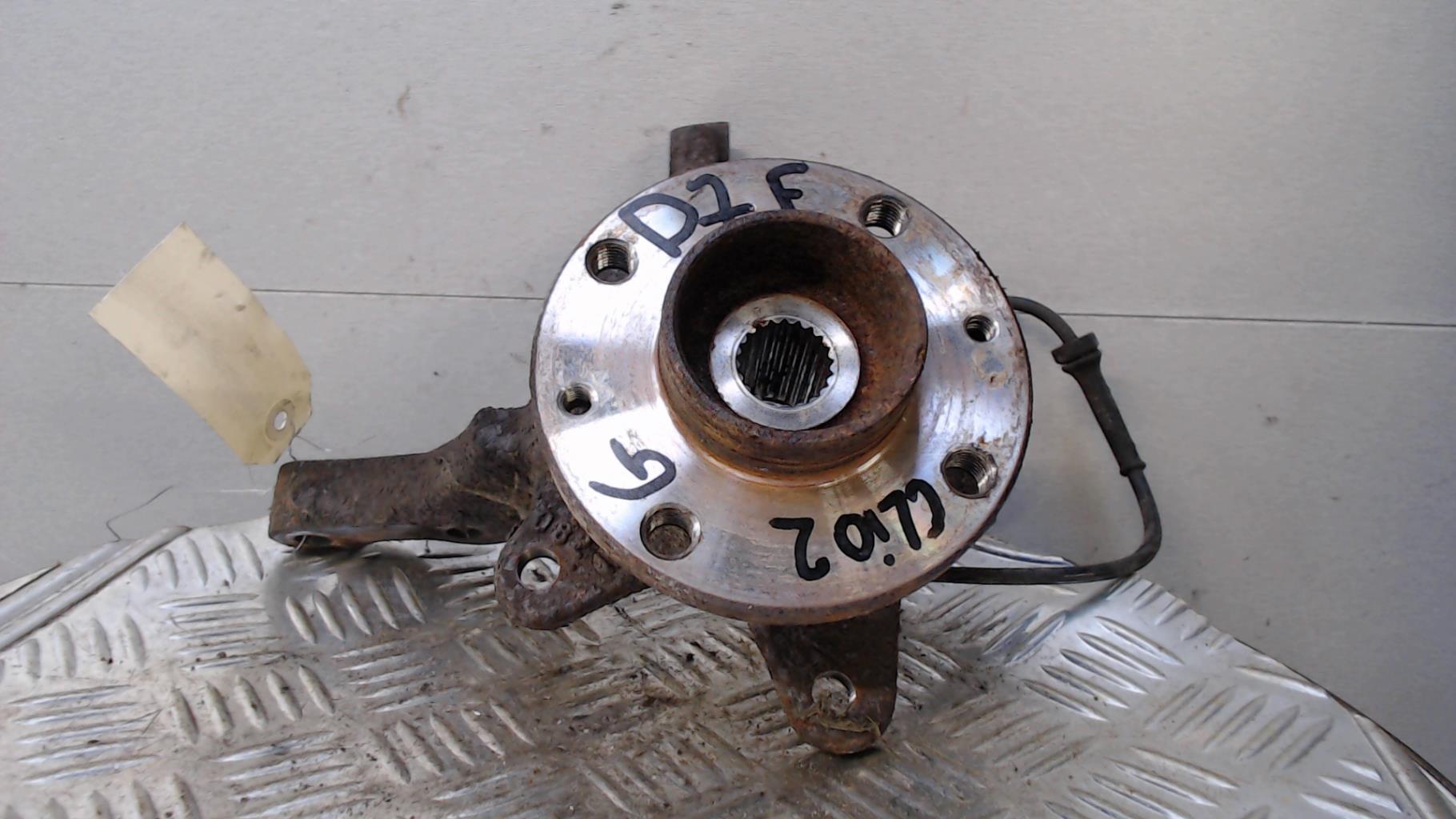 Moyeu avant gauche RENAULT CLIO 2 PHASE 2 Essence - 1