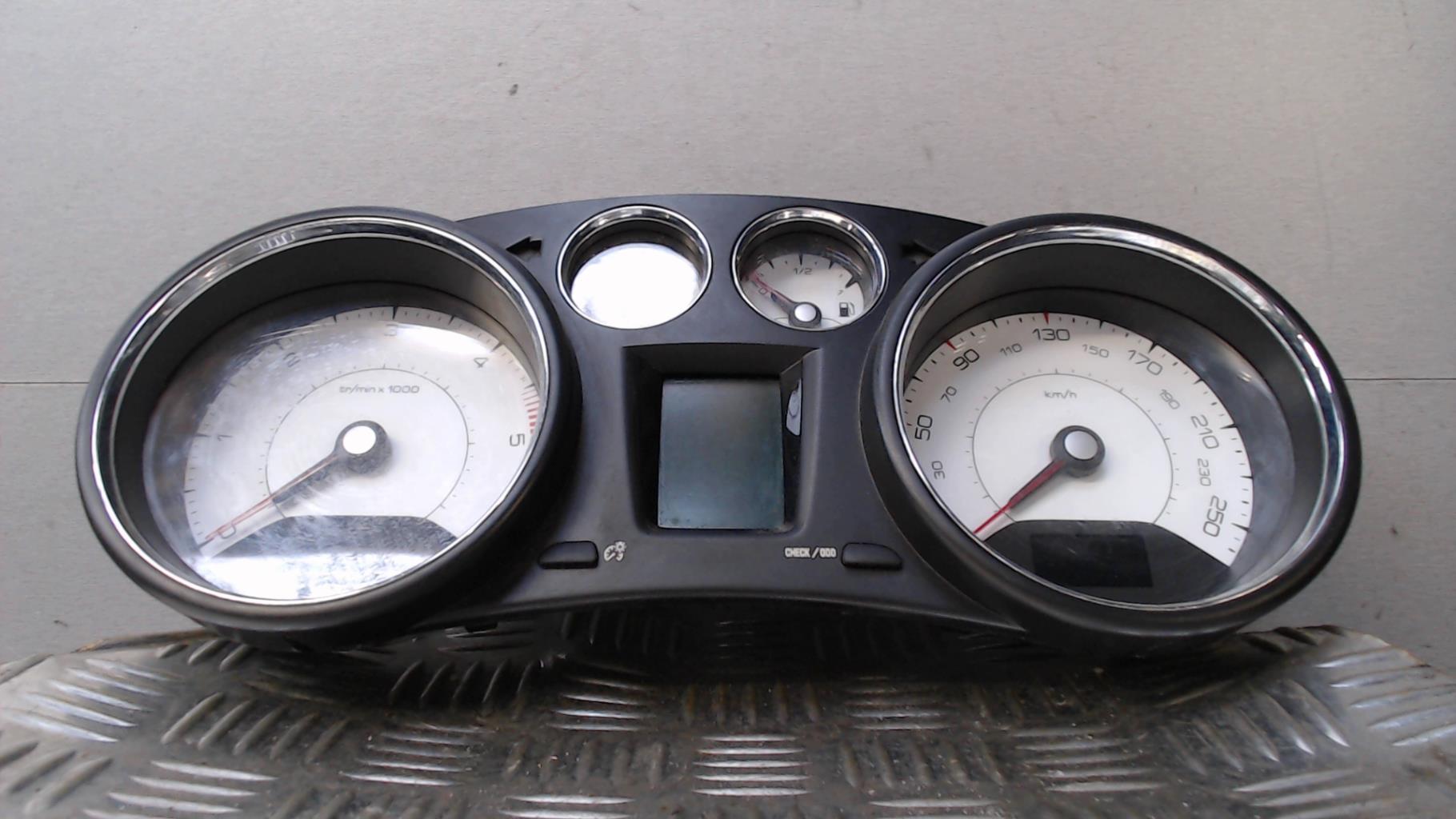 Compteur PEUGEOT 308 1 SW PHASE 1 BREAK Diesel - 1