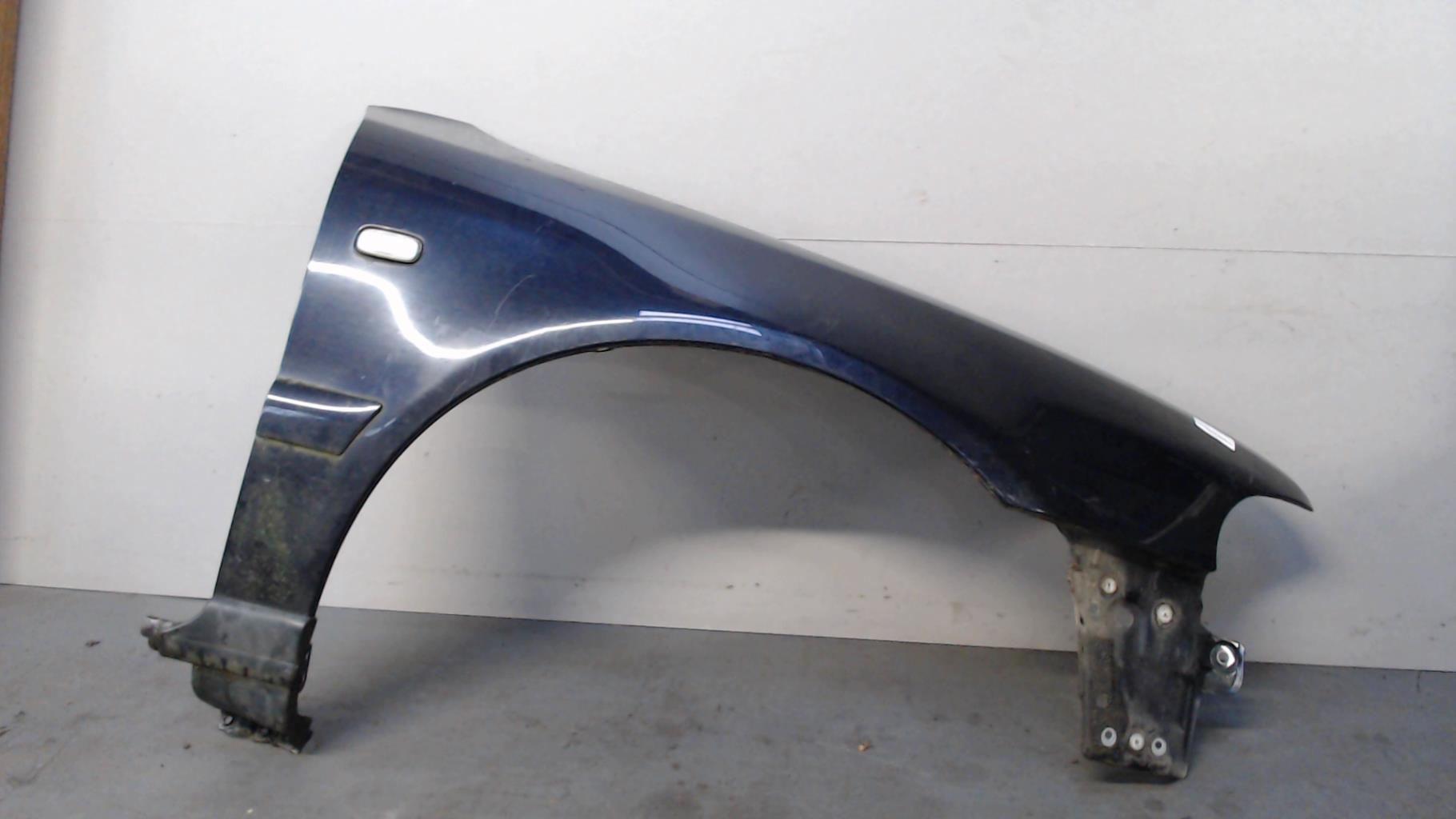 Aile avant droit AUDI A4 1 AVANT PHASE 2 BREAK Diesel - 1