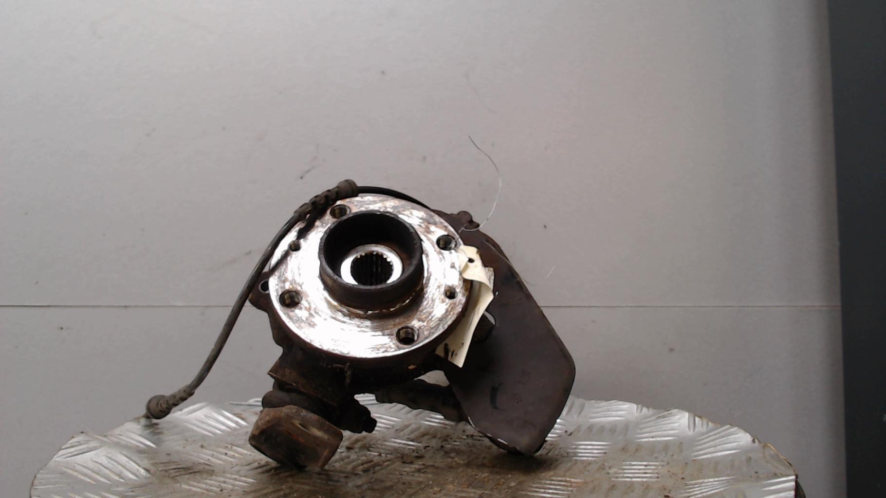 Moyeu avant gauche RENAULT TWINGO 2 PHASE 2 Essence - 1