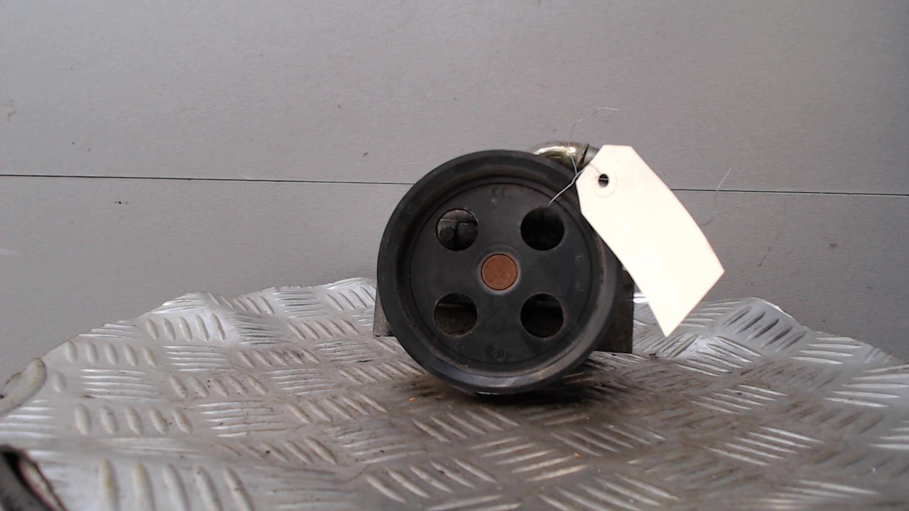 Pompe de direction FORD FIESTA 5 PHASE 1 Essence - 1
