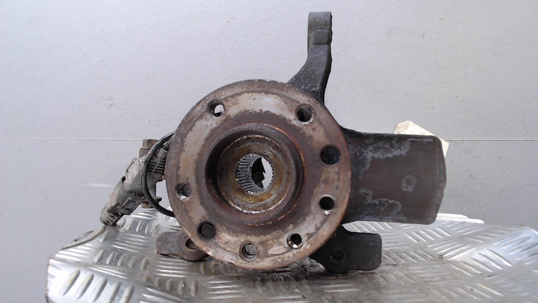 Moyeu avant gauche OPEL ASTRA H GTC PHASE 1 Diesel - 1
