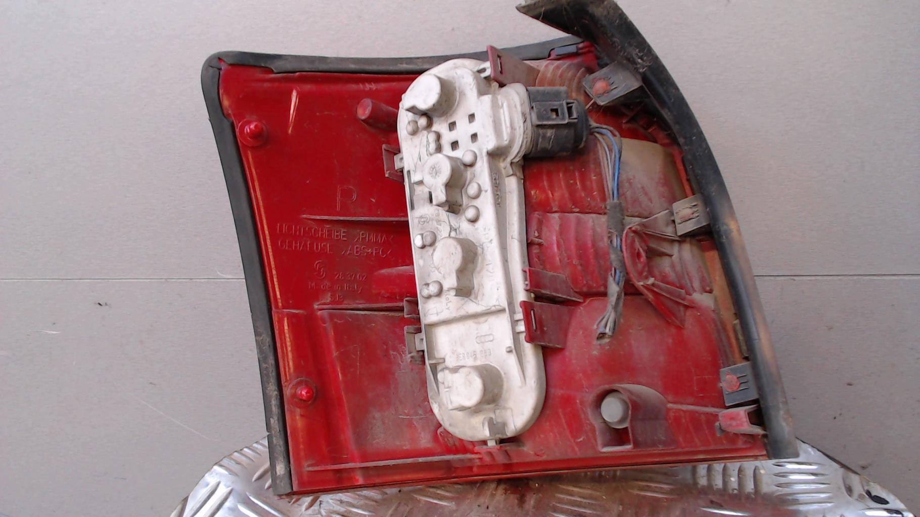 Feu arriere principal droit (feux) AUDI A4 2 AVANT PHASE 1 BREAK Diesel - 1