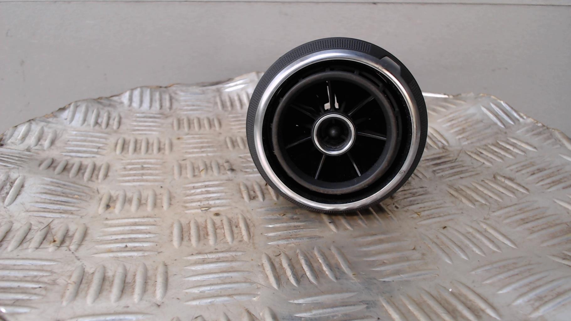 Aerateur tableau de bord AUDI A3 3 PHASE 1 Diesel - 1