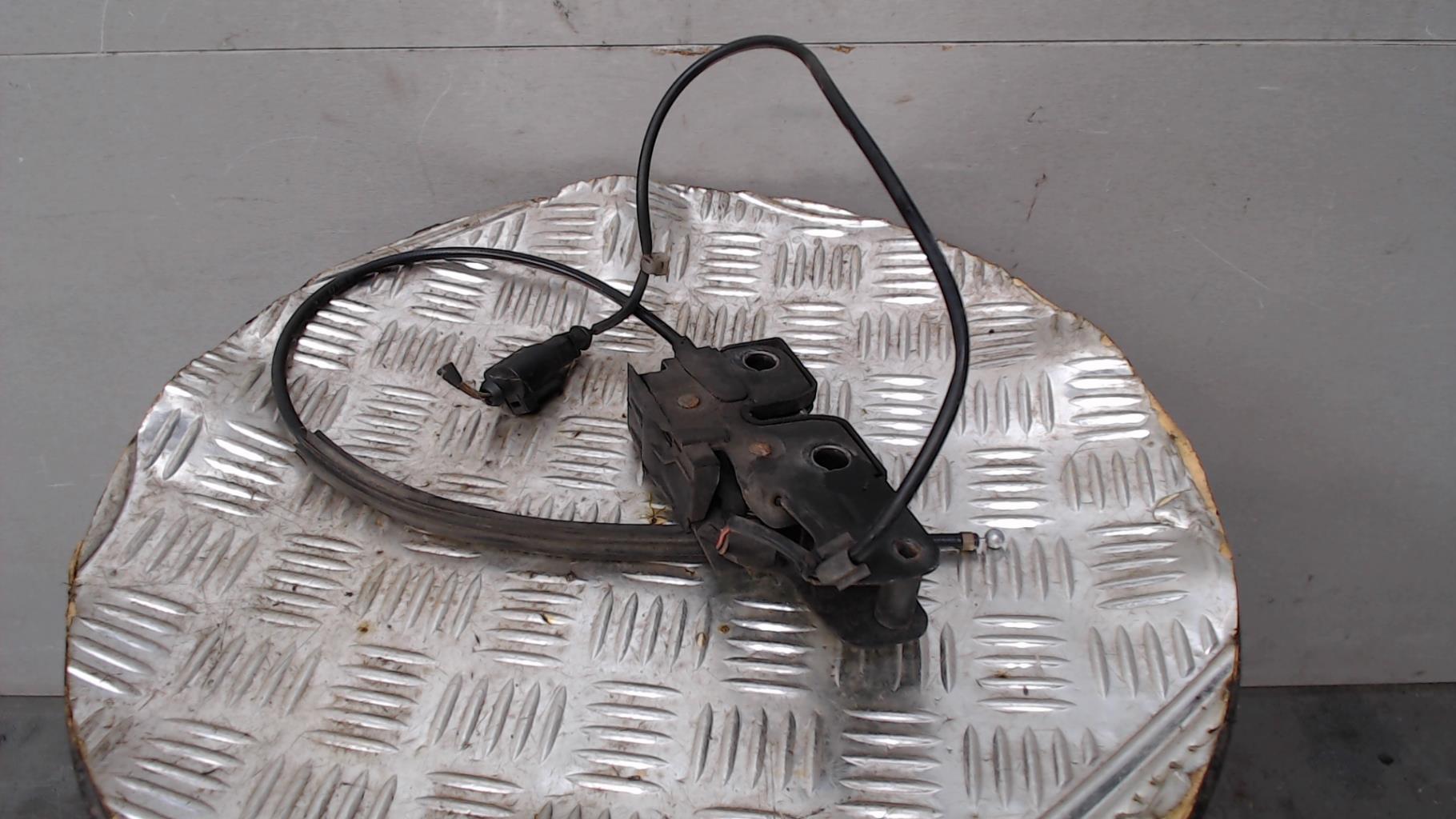 Serrure de capot VOLKSWAGEN PASSAT 5 Diesel - 1