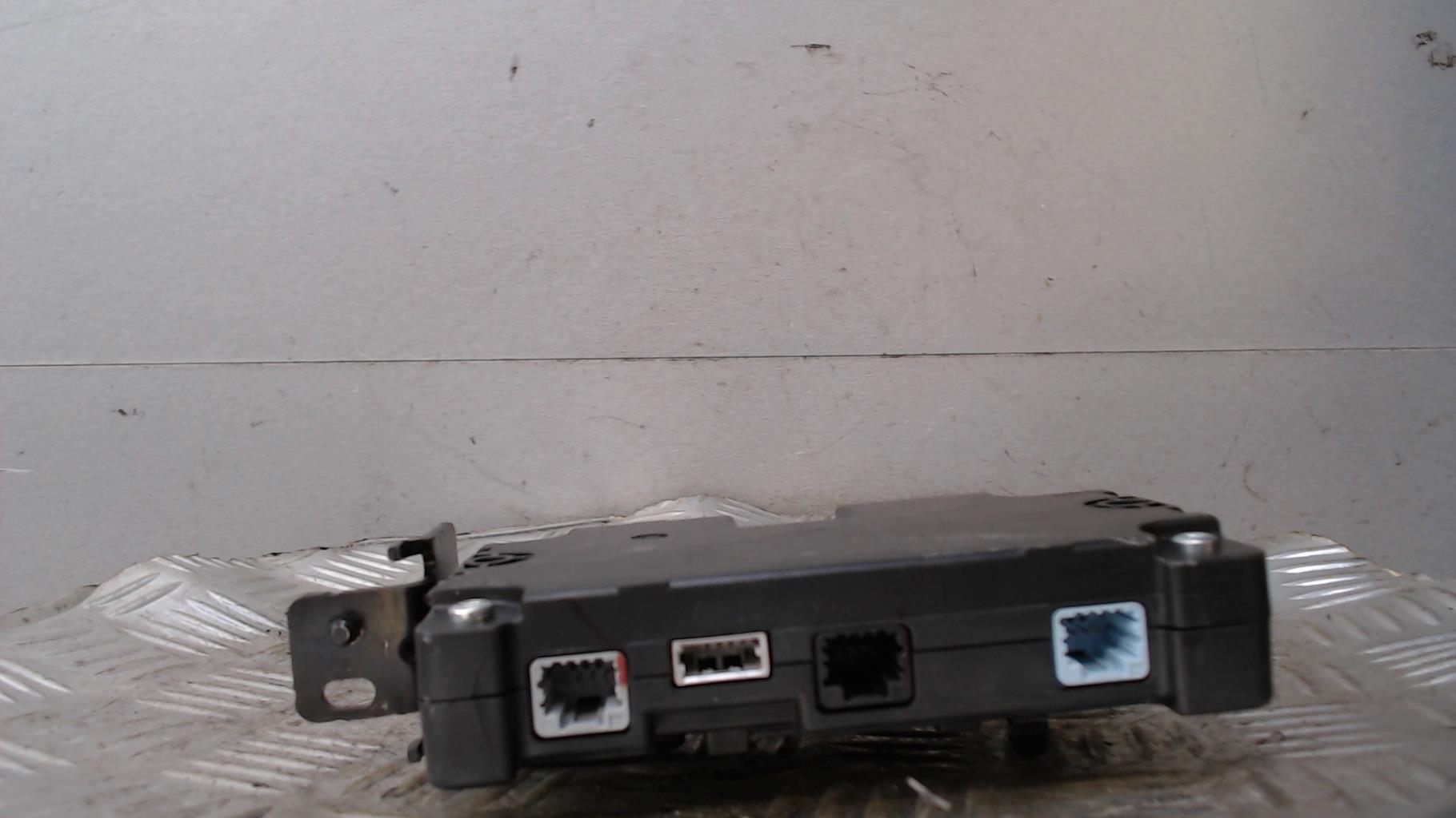Commande GPS RENAULT MEGANE 3 PHASE 1 BREAK Diesel - 1