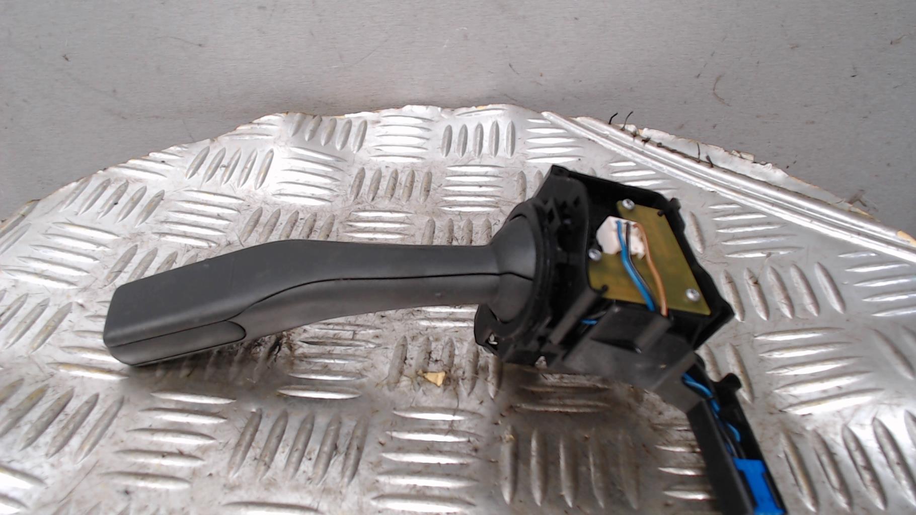 Commodo d'essuie glaces VOLKSWAGEN CADDY 3 PHASE 1 Diesel - 1