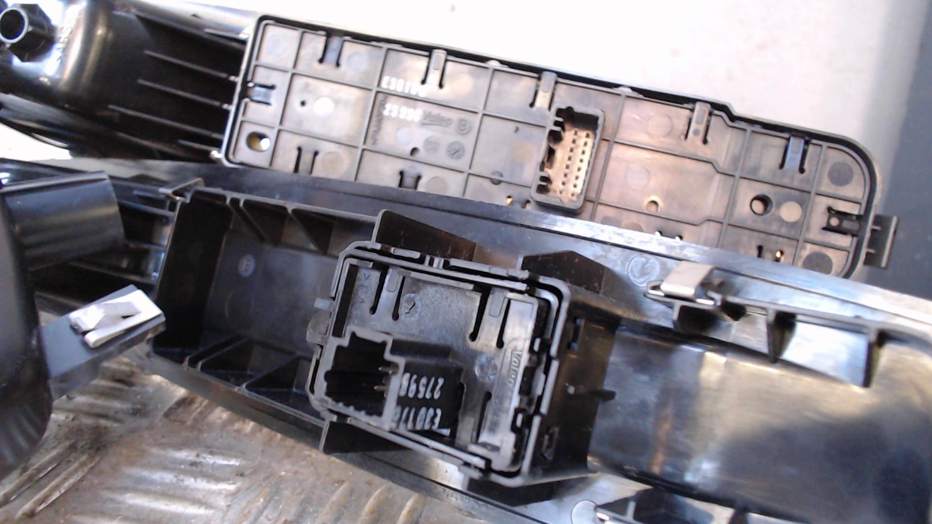 Interrupteur de leve vitre RENAULT MEGANE 3 PHASE 1 BREAK Diesel - 1