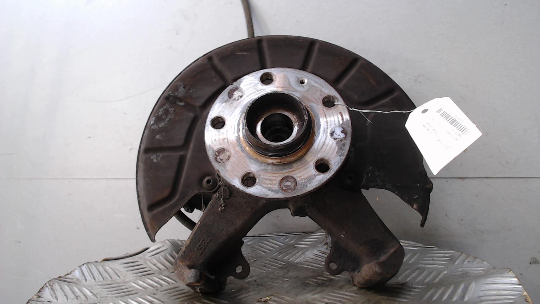 Moyeu avant gauche VOLKSWAGEN CADDY 3 PHASE 1 Diesel - 1