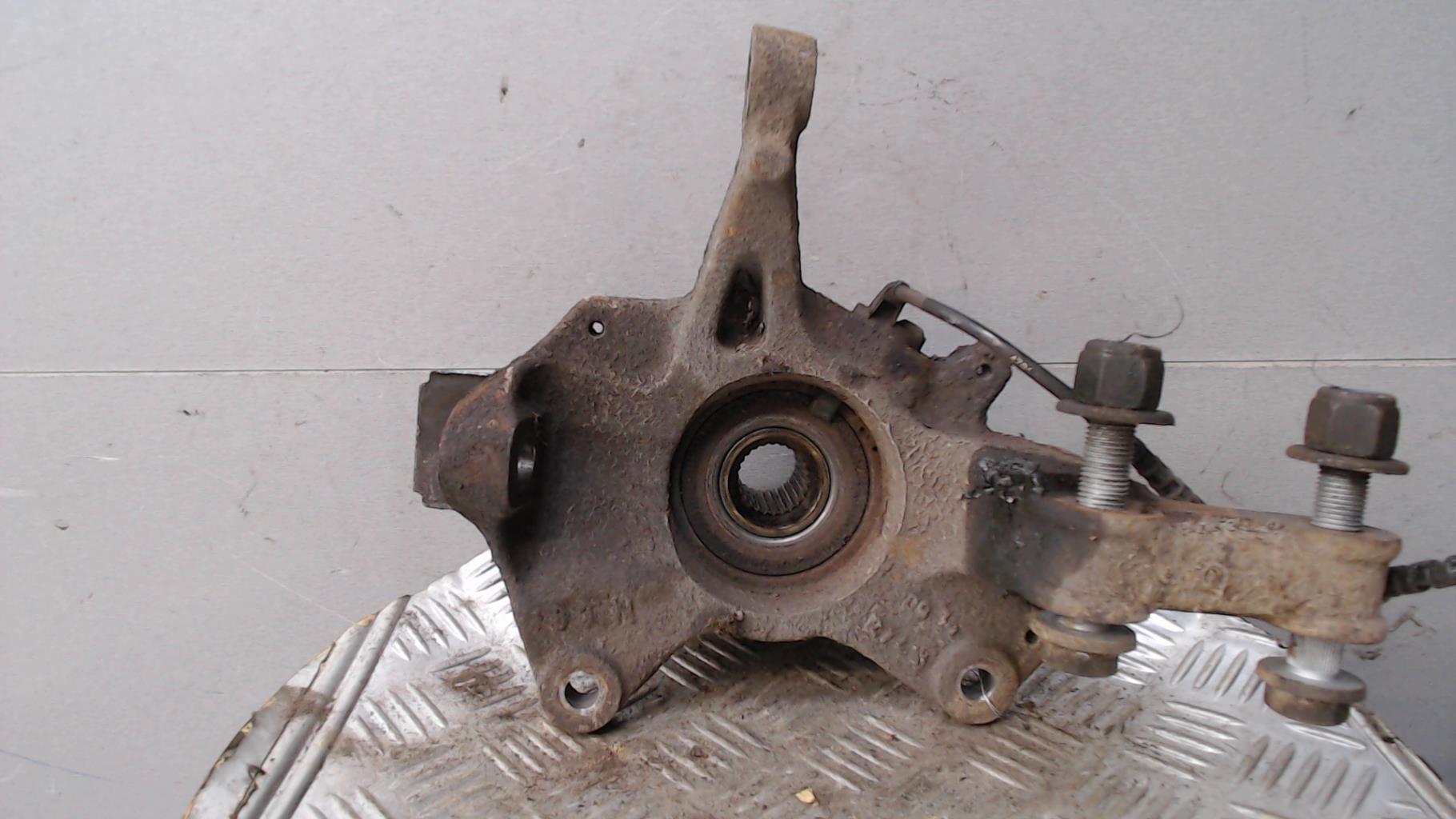 Moyeu avant gauche RENAULT MEGANE 3 PHASE 1 BREAK Diesel - 1