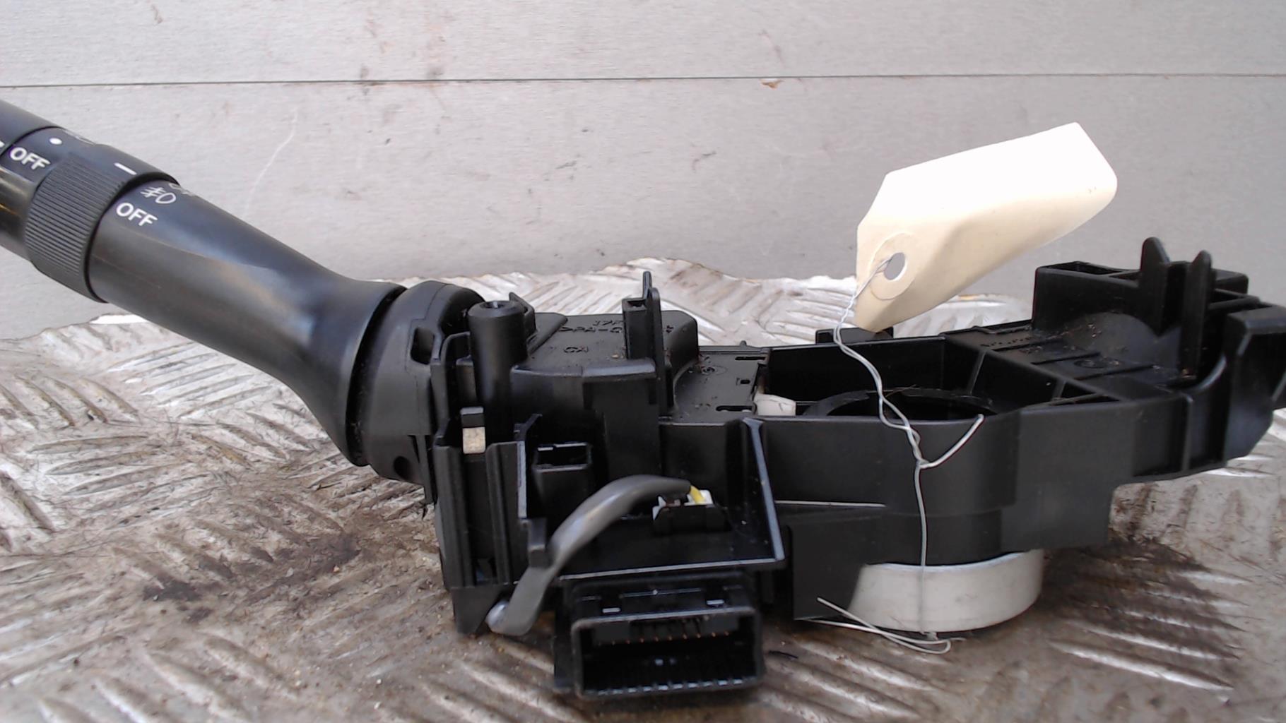 Commodo phare TOYOTA RAV4 3 PHASE 1 Diesel - 1