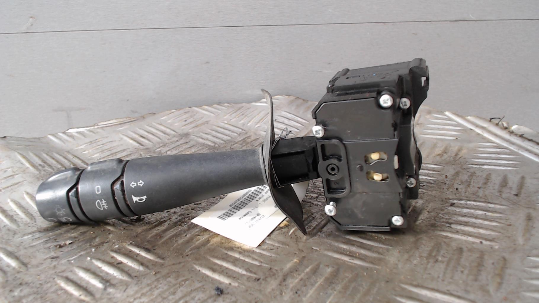 Commodo phare RENAULT CLIO 2 PHASE 1 Essence - 1