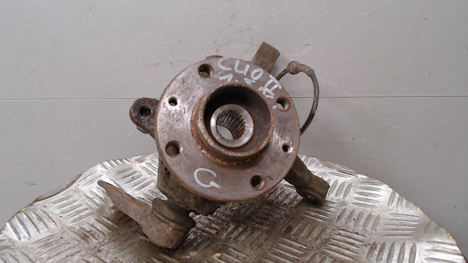Moyeu avant gauche RENAULT CLIO 2 PHASE 2 Diesel - 1