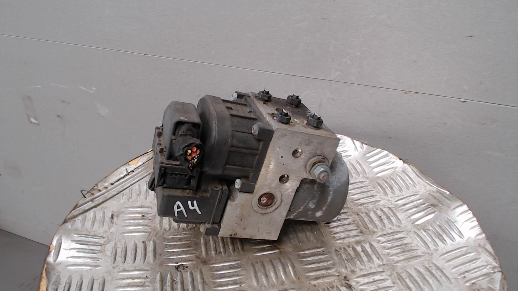 Bloc ABS (freins anti-blocage) AUDI A4 1 AVANT PHASE 1 BREAK Diesel - 1