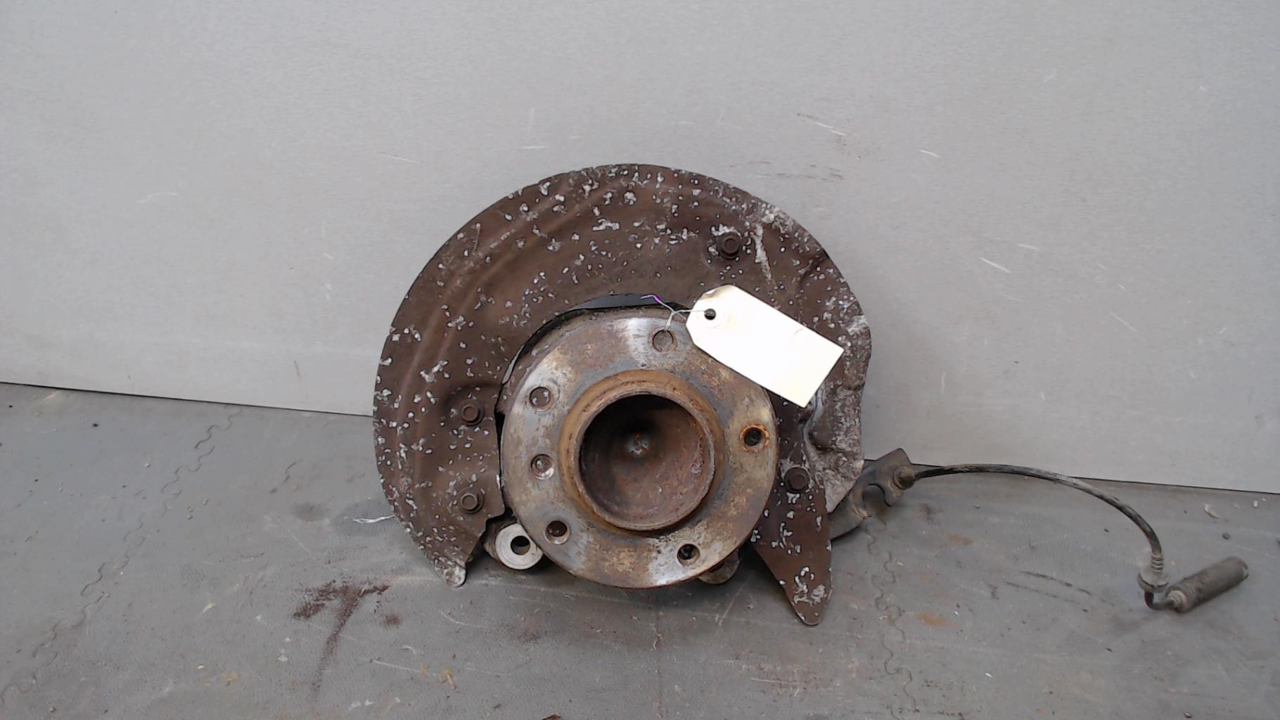 Moyeu avant droit BMW SERIE 1 E87 PHASE 1 Diesel - 1