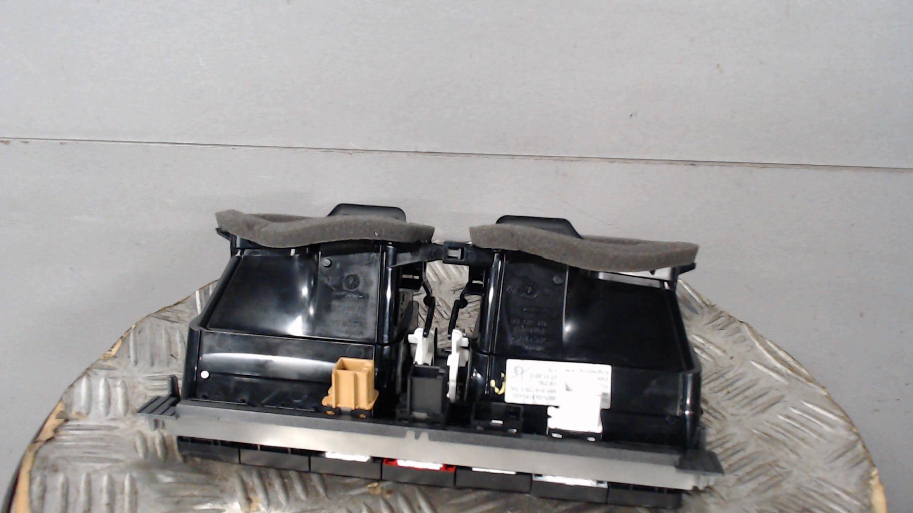 Bouton de warning VOLKSWAGEN POLO 5 PHASE 1 Diesel - 1