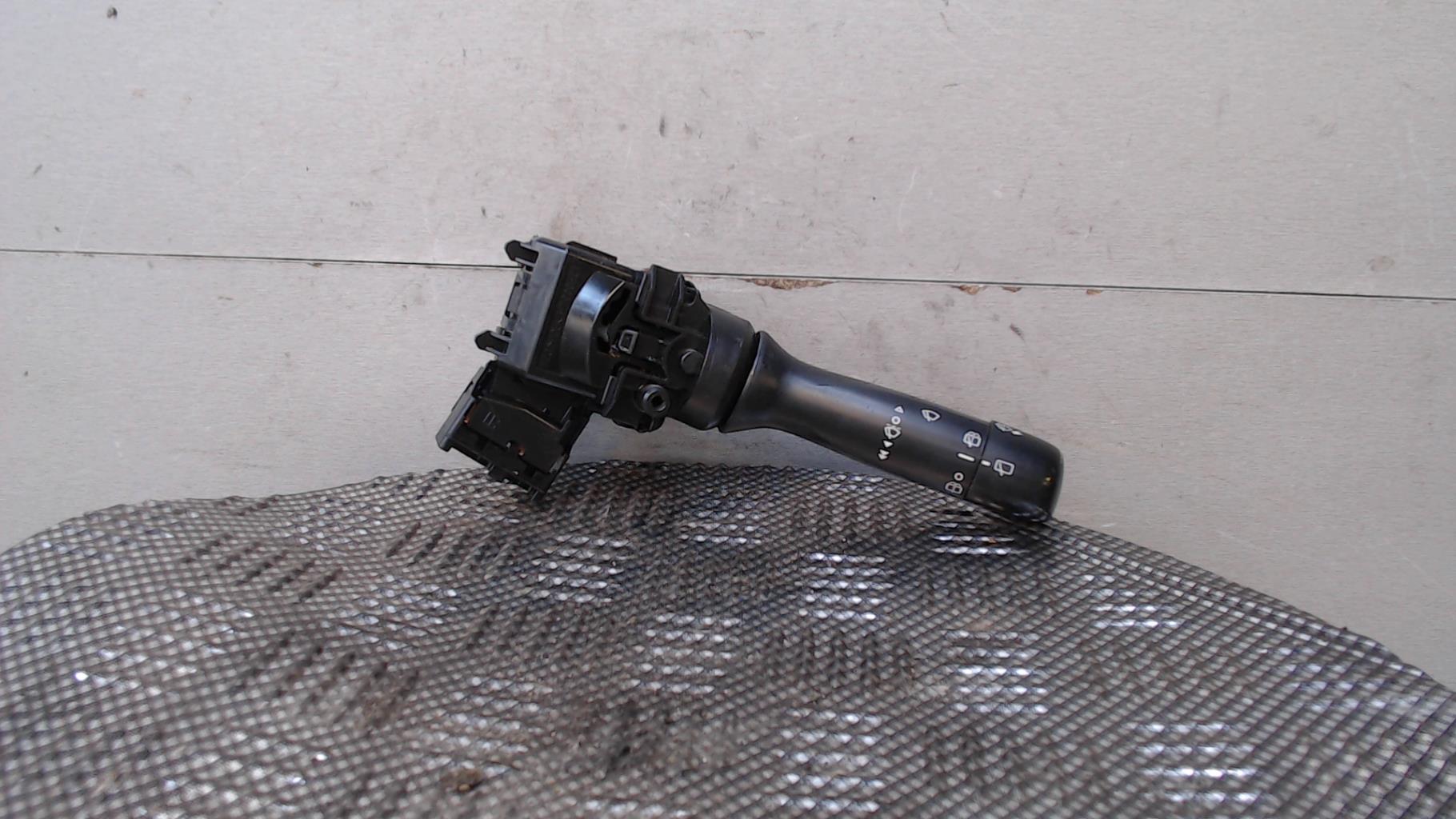 Commodo d'essuie glaces TOYOTA YARIS 2 PHASE 2 Diesel - 1