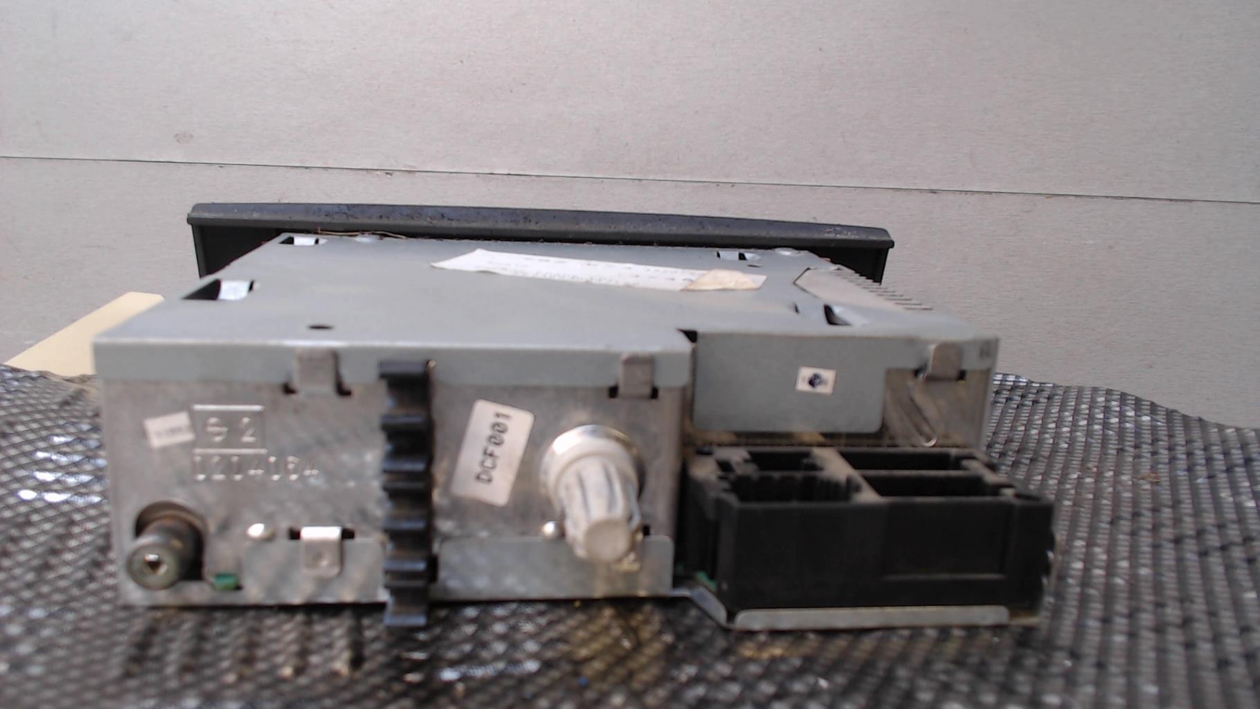 Autoradio RENAULT LAGUNA 2 PHASE 2 BREAK Diesel - 1