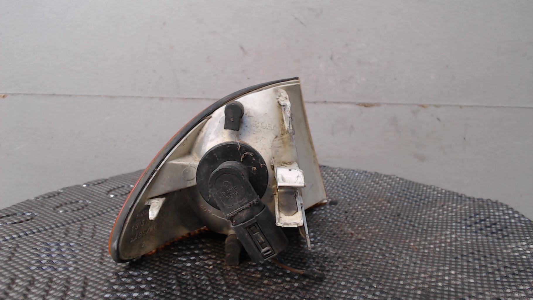 Optique avant secondaire gauche (feux)(clignotant) BMW SERIE 3 E46 PHASE 1 Diesel - 1
