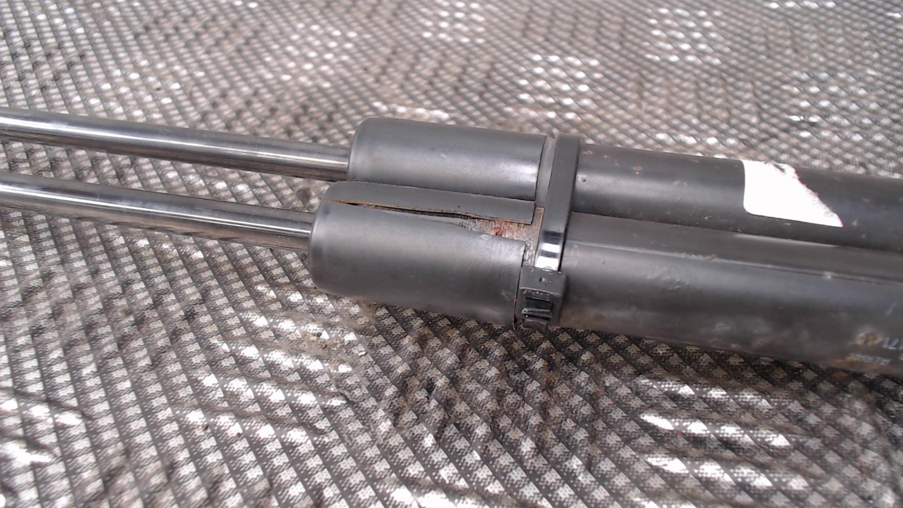 Verin de coffre CITROEN DS3 PHASE 1 Essence - 1