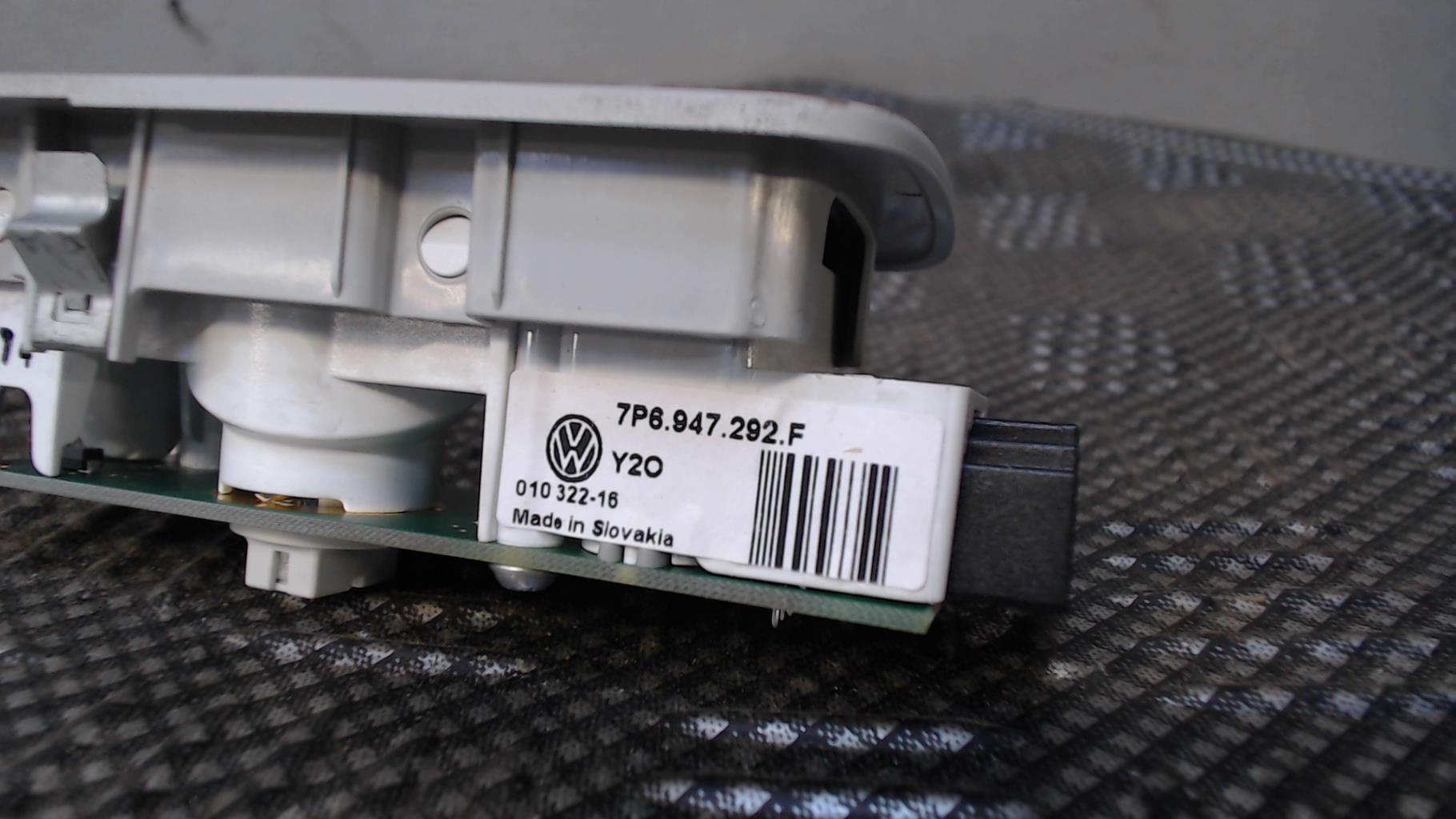 Eclairage de plafonnier VOLKSWAGEN TOUAREG 2 PHASE 1 Diesel - 1