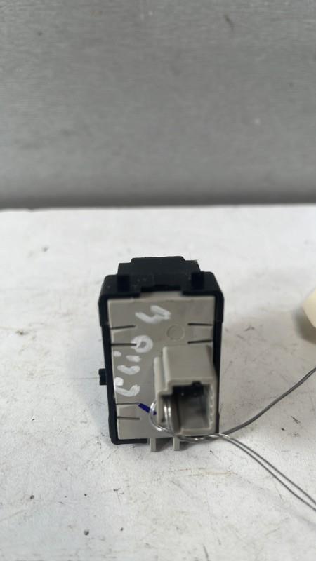 Bouton/Interrupteur RENAULT CLIO 4 PHASE 1 BREAK Diesel - 1