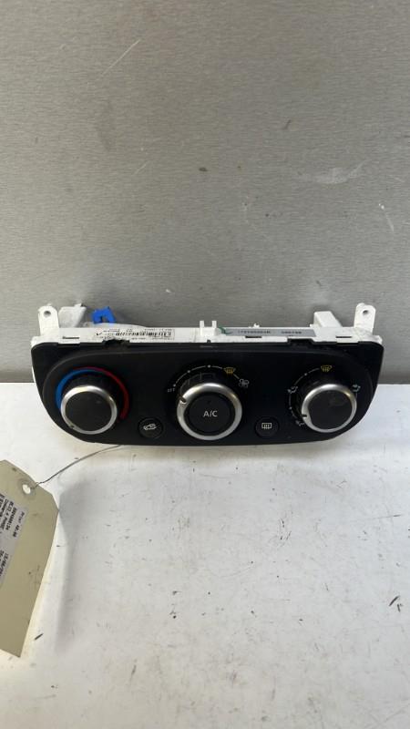 Commande chauffage RENAULT CLIO 4 PHASE 1 BREAK Diesel - 1