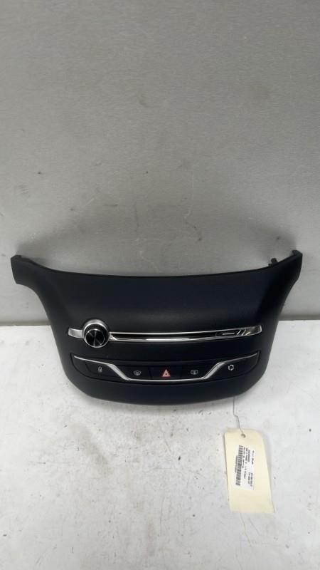 Bouton de warning PEUGEOT 308 2 PHASE 2 Diesel - 1