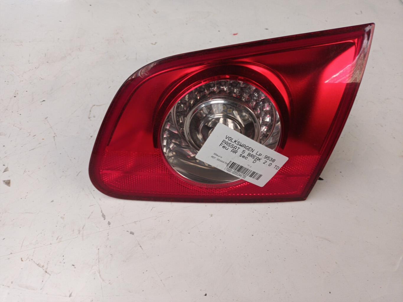 Feu arriere secondaire droit (feux) VOLKSWAGEN PASSAT 5 BREAK Diesel - 1
