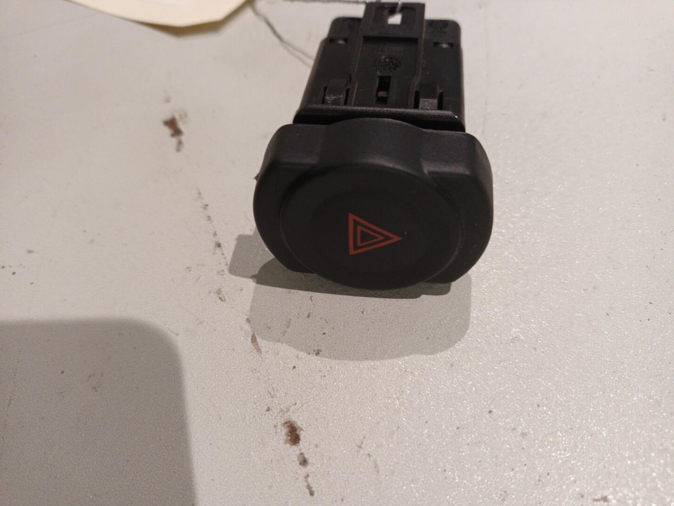 Bouton de warning DACIA SANDERO 1 Essence/GPL - 1