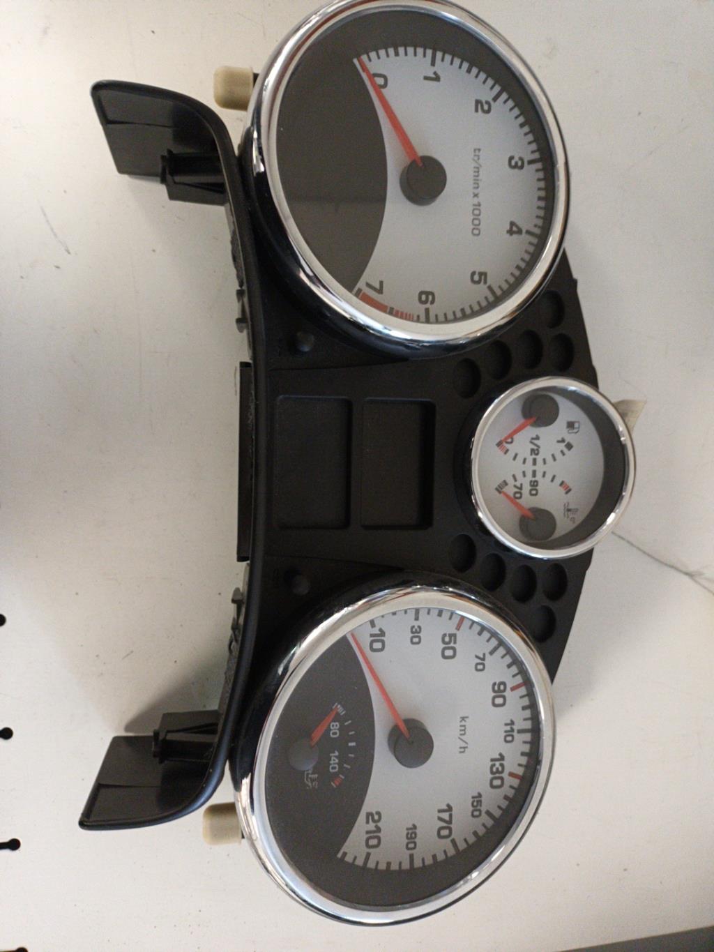 Compteur PEUGEOT 207 PHASE 1 CABRIOLET Essence - 1