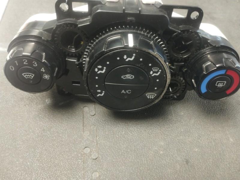 Commande chauffage FORD FIESTA 6 PHASE 1 Diesel - 1