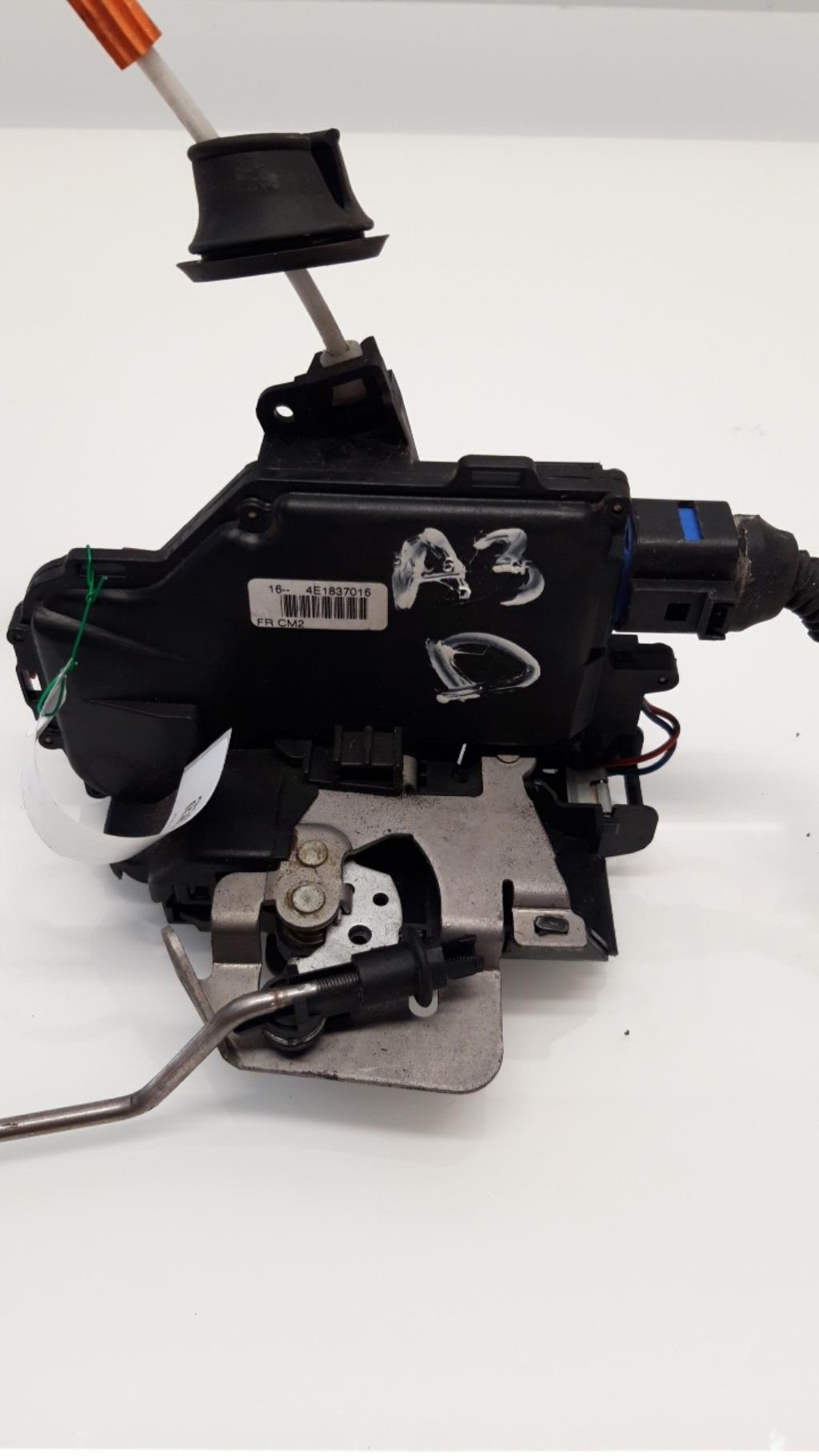 Serrure avant droit AUDI A3 2 PHASE 1 Essence - 1