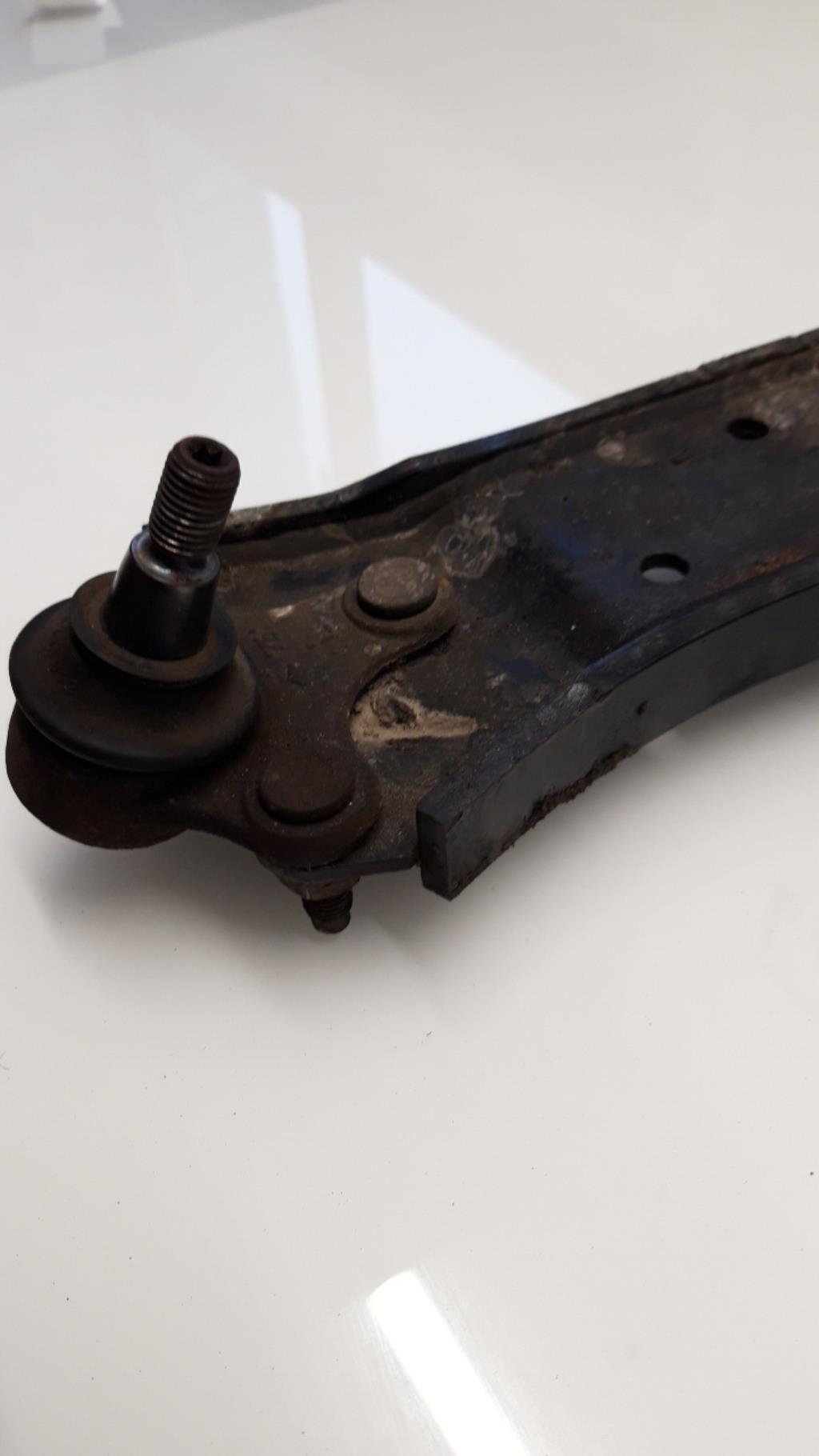 Triangolo inferiore posteriore sinistro AUDI A3 2 PHASE 1 Gasolina - 1