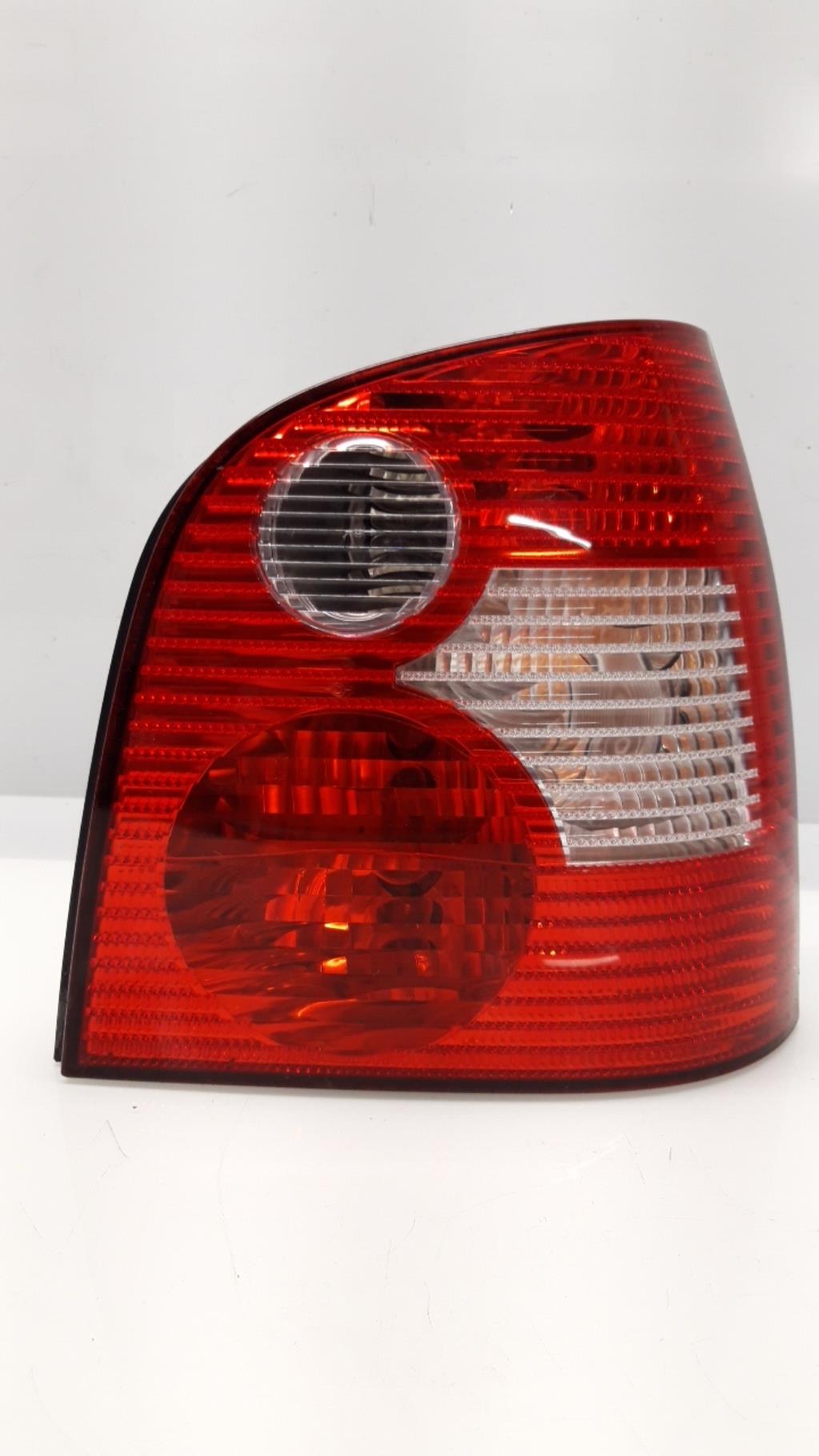 Fanale posteriore principale destro (luci) VOLKSWAGEN POLO 4 PHASE 1 Gasolina - 1