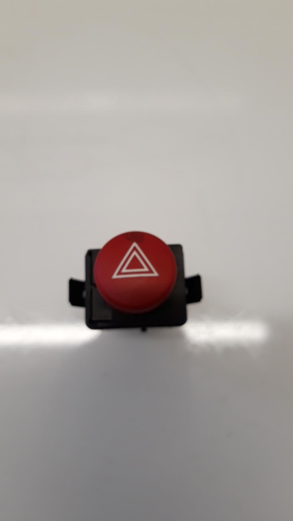 Bouton de warning SEAT IBIZA 3 PHASE 1 Diesel - 1