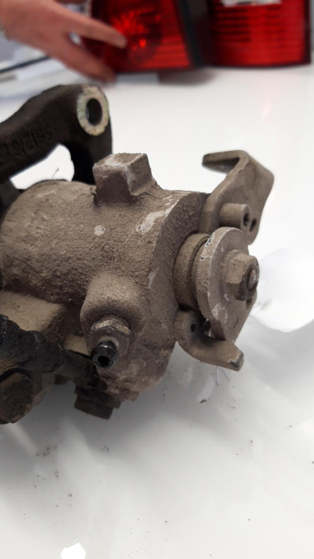 Pinza freni posteriore sinistra VOLKSWAGEN POLO 4 PHASE 1 Diésel - 1