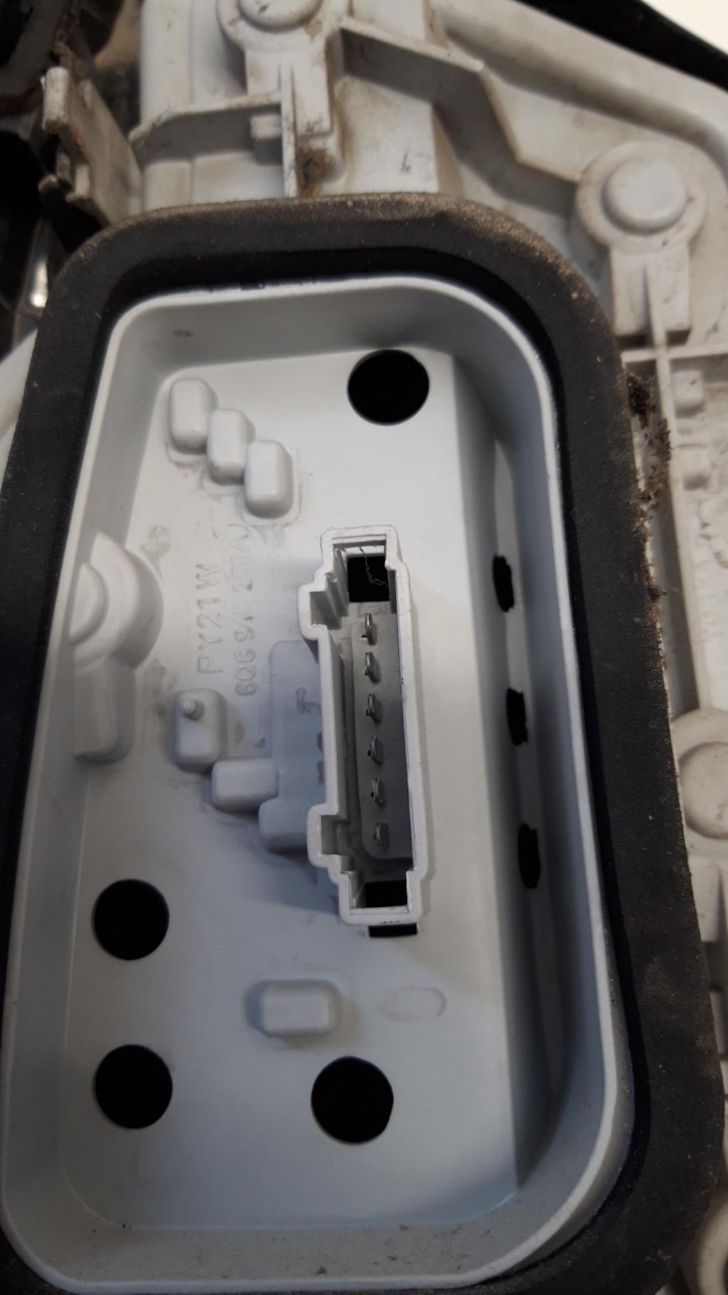Fanale posteriore principale destro (luci) VOLKSWAGEN POLO 4 PHASE 1 Diésel - 1