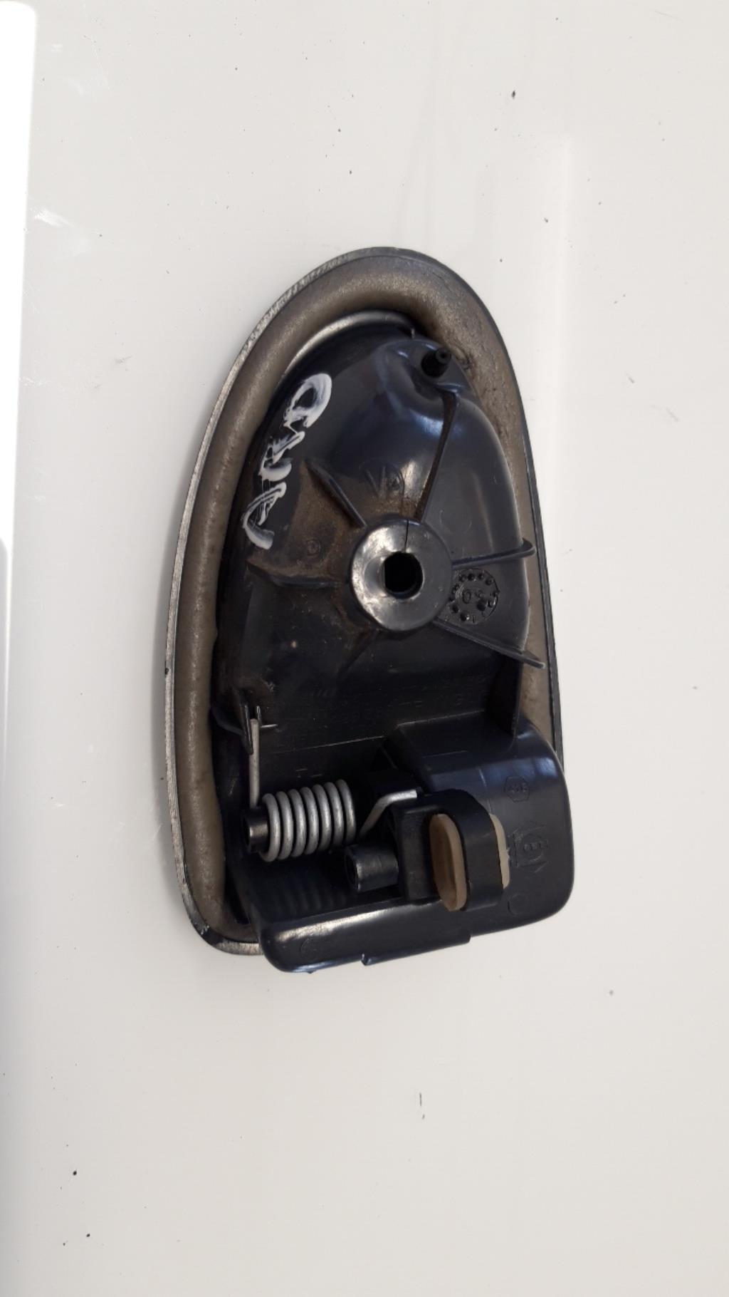 Maniglia interna posteriore destra RENAULT CLIO 2 PHASE 1 Diésel - 1