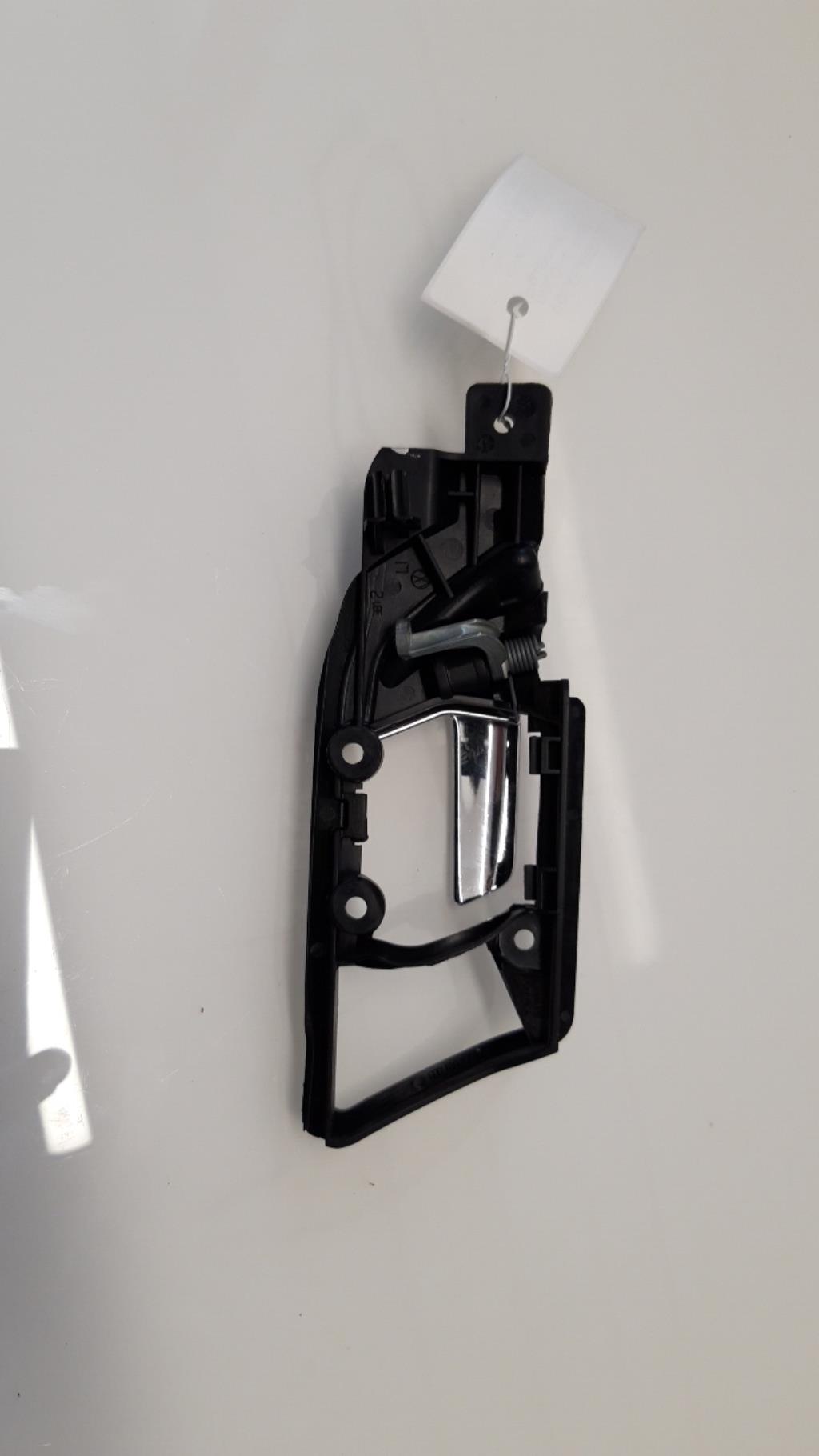 Maniglia interna posteriore sinistra VOLKSWAGEN POLO 4 PHASE 1 Diésel - 1