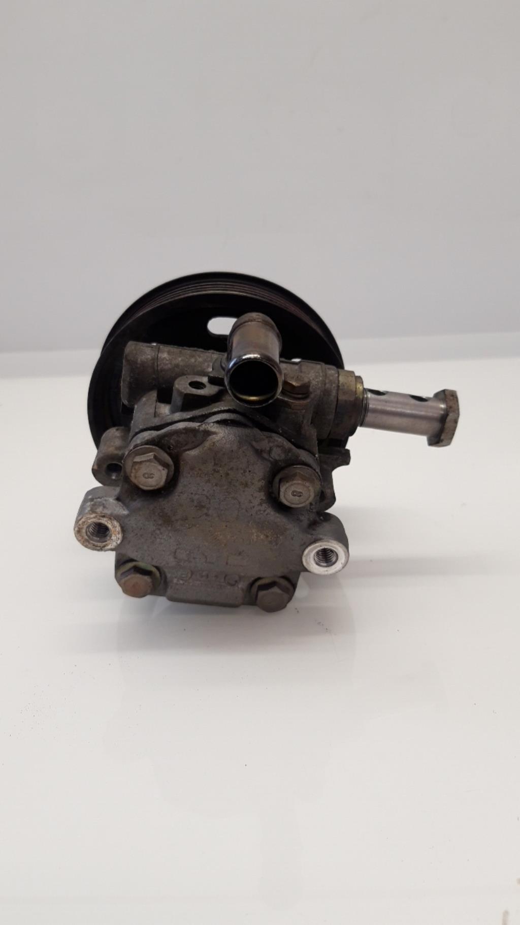 Pompe de direction VOLKSWAGEN NEW BEETLE 1 PHASE 1 Essence - 1