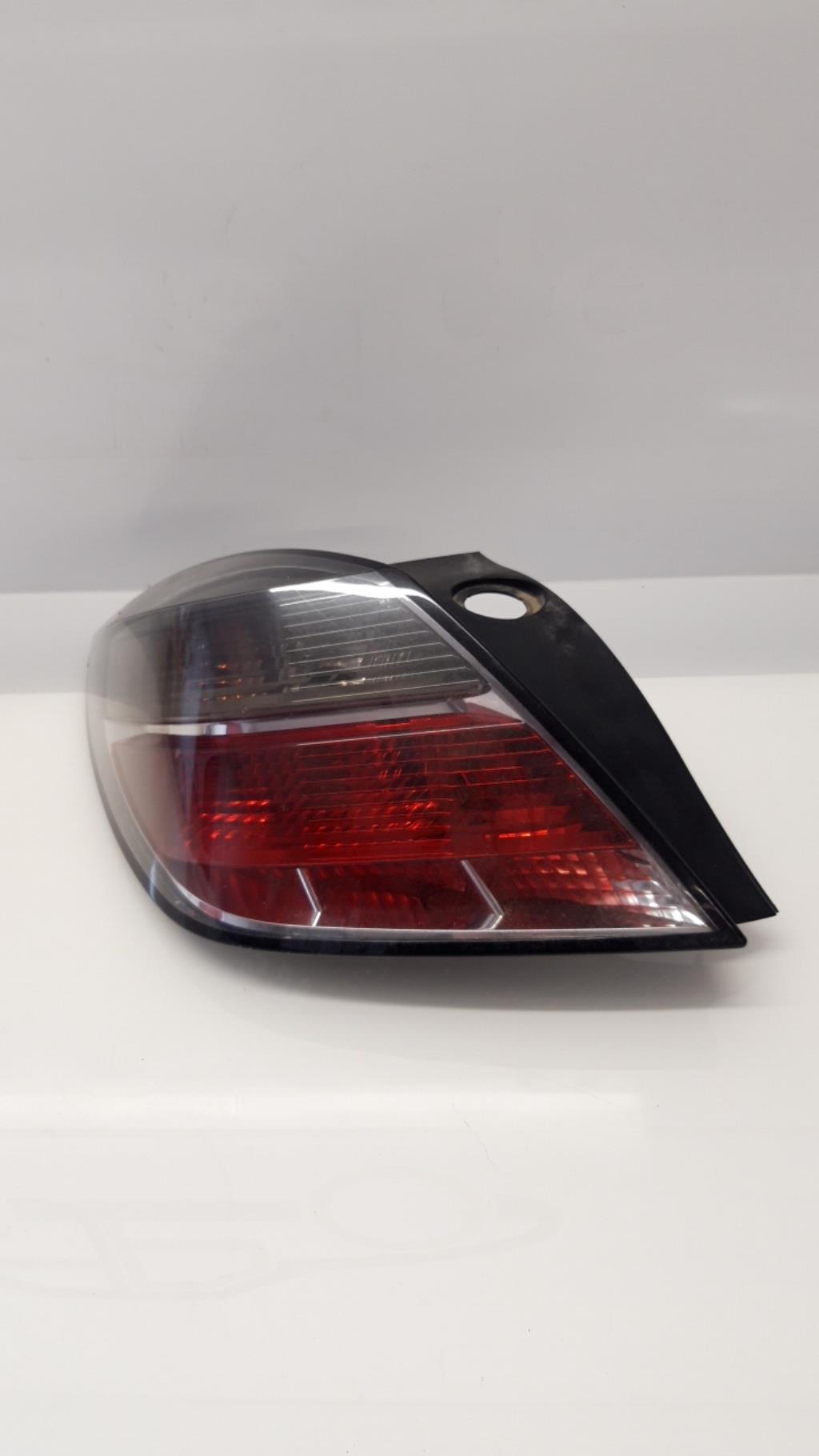 Fanale posteriore principale sinistro (luci) OPEL ASTRA H GTC PHASE 2 Diésel - 1