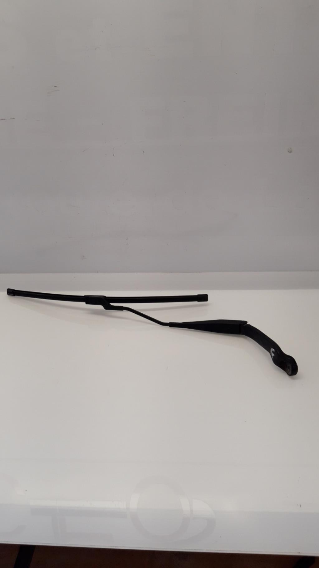 Braccio tergicristallo anteriore sinistro FORD KUGA 1 Diésel - 1