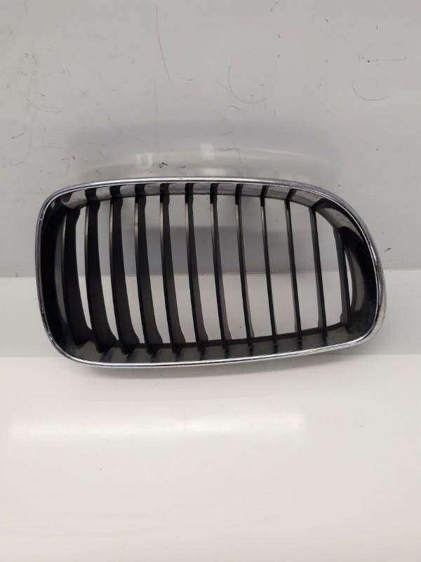 Calandre droite BMW SERIE 1 E87 PHASE 2 Diesel - 1