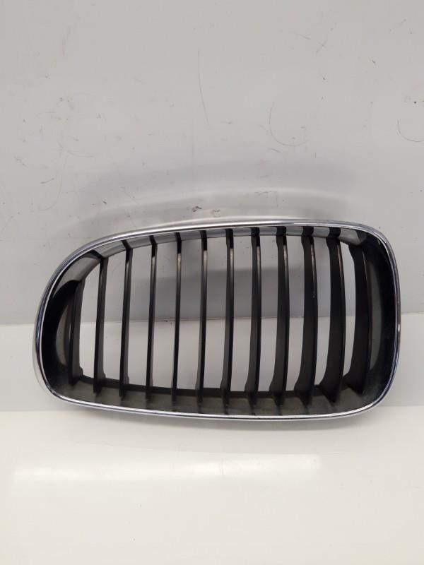 Calandre gauche BMW SERIE 1 E87 PHASE 2 Diesel - 1